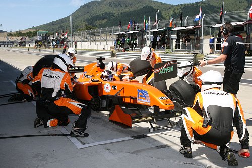 Dennis Retera oefende pitstops